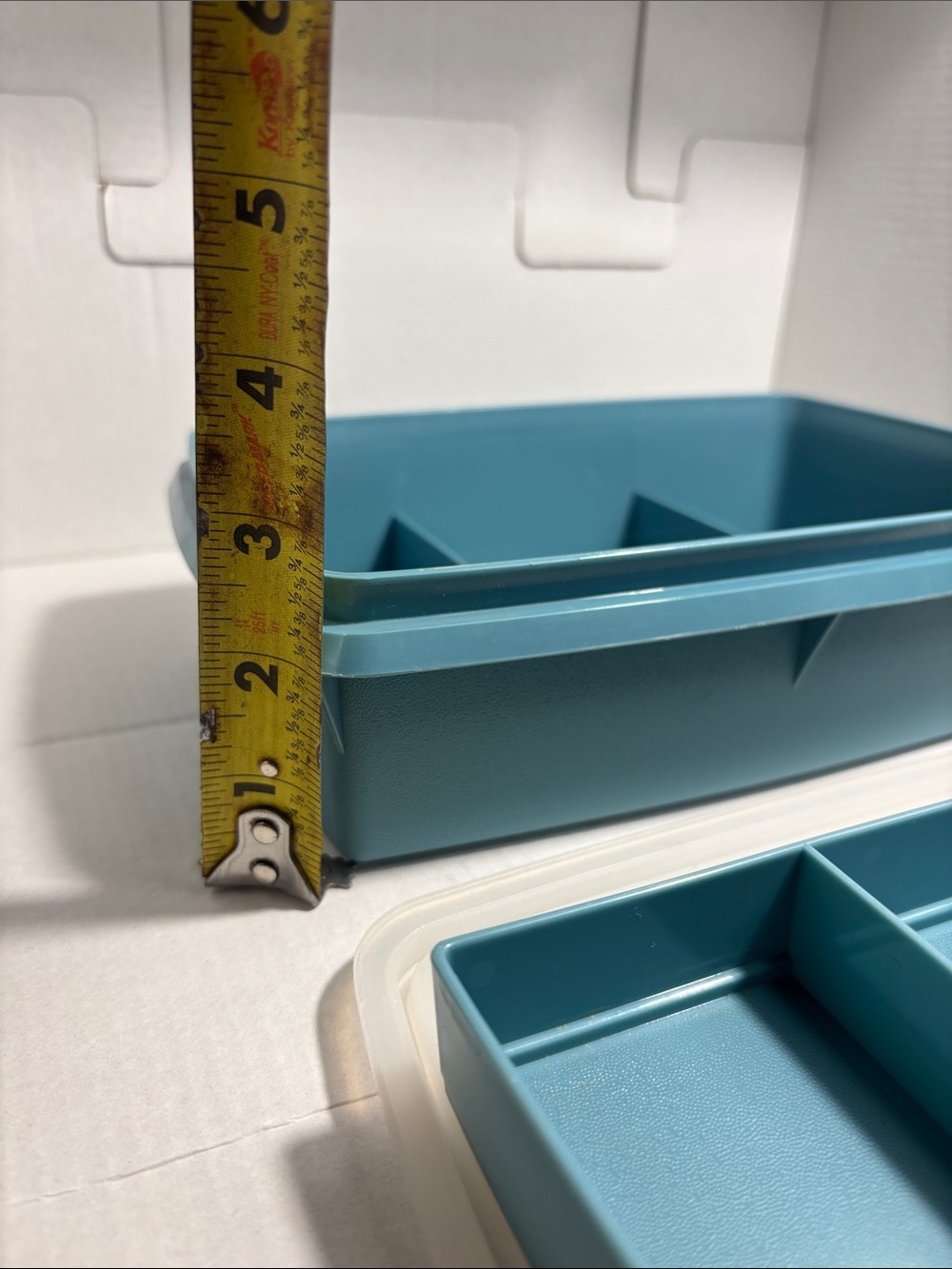 Tupperware Teal Divided Snack Tray with Clear Lid - Picture 7 of 9